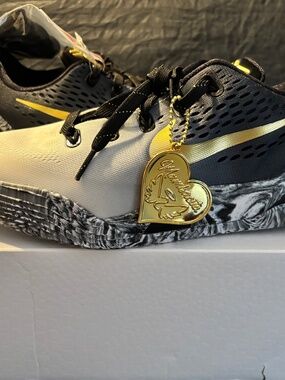 GG Bryant memorial shoes